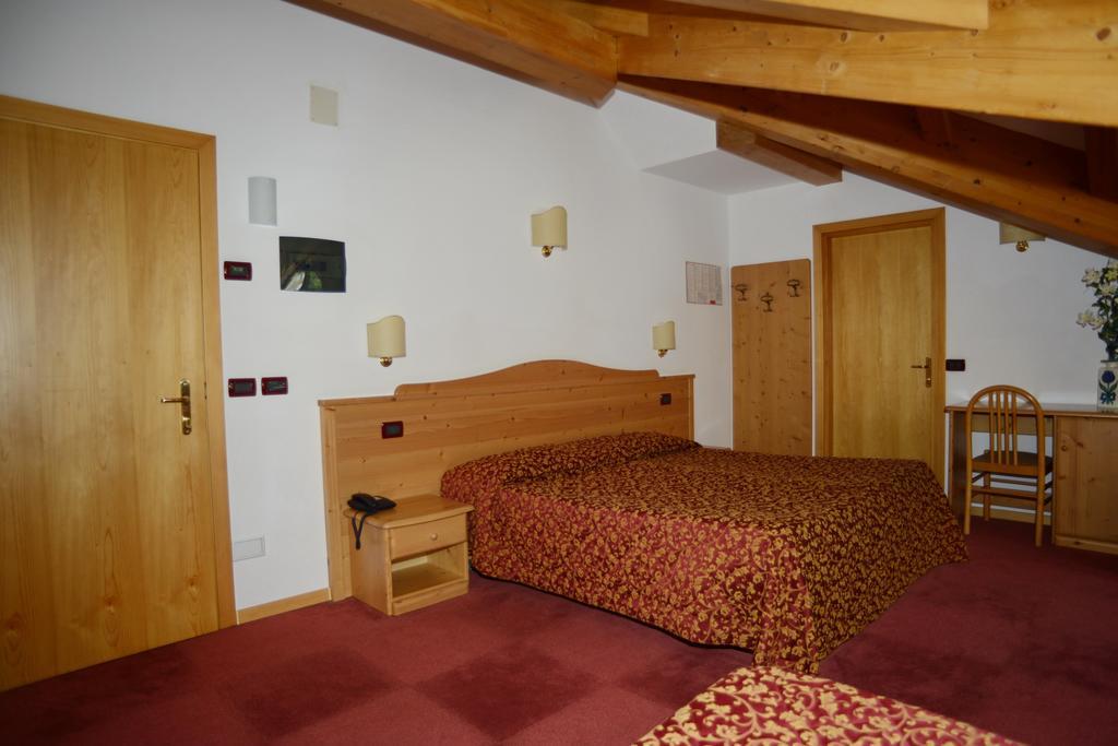 Hotel Canada Andalo Habitación foto