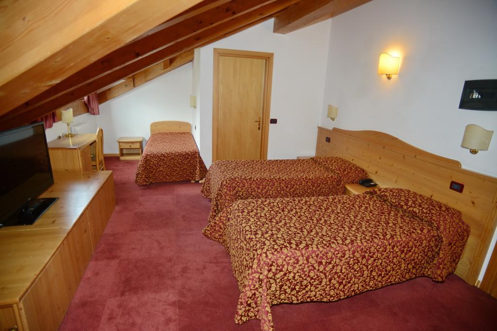 Hotel Canada Andalo Habitación foto
