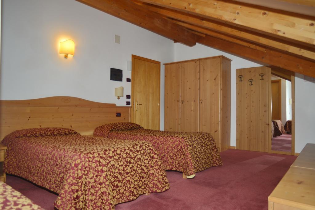 Hotel Canada Andalo Habitación foto