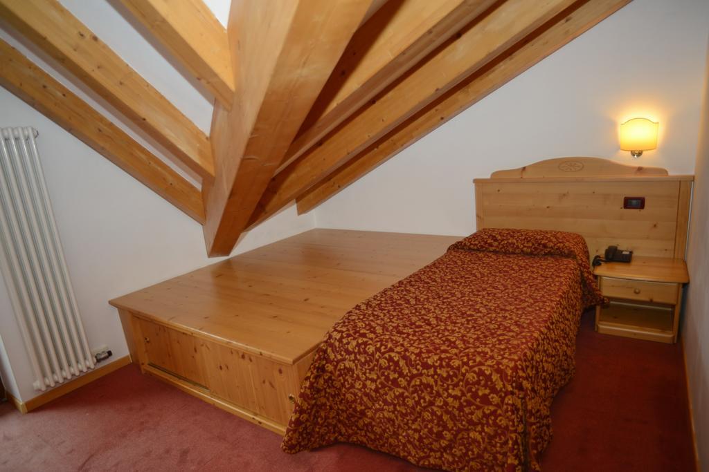 Hotel Canada Andalo Habitación foto