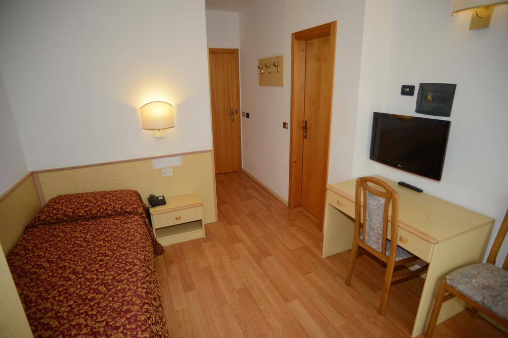 Hotel Canada Andalo Habitación foto