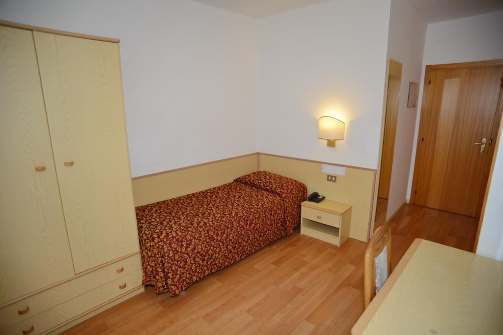 Hotel Canada Andalo Habitación foto
