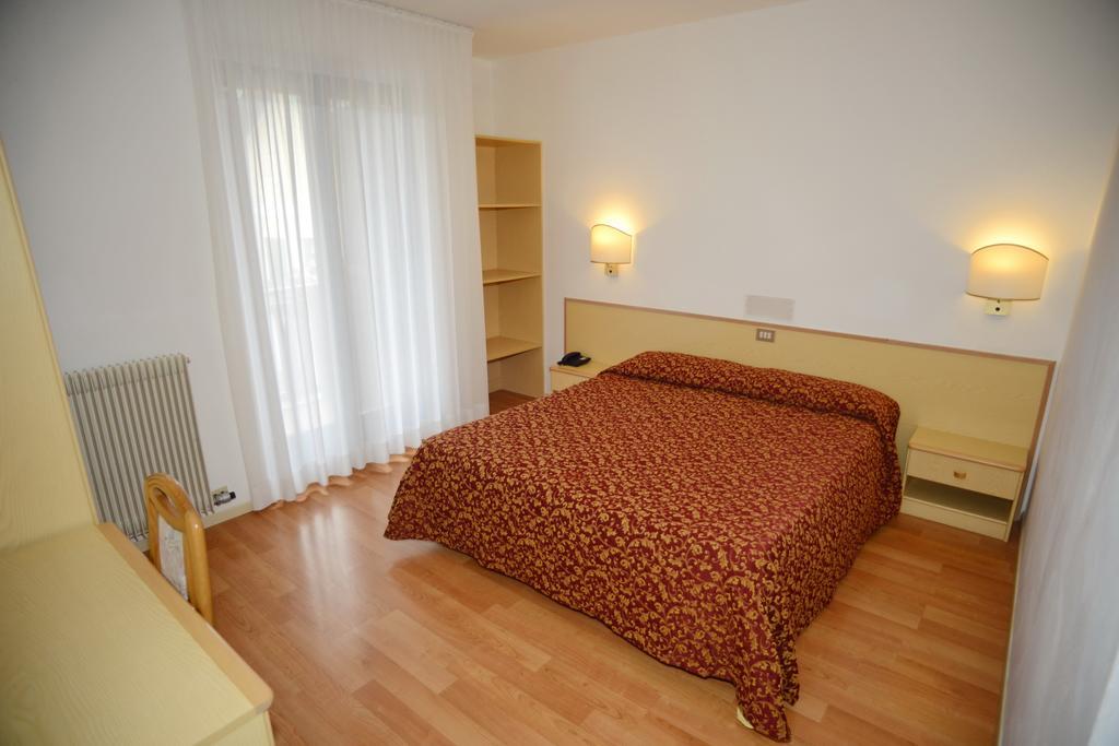 Hotel Canada Andalo Habitación foto